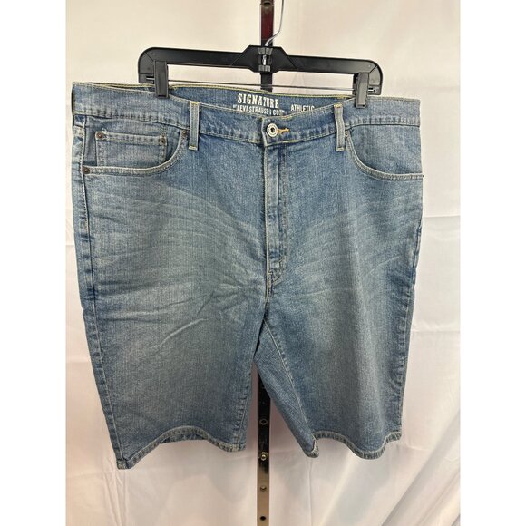 LEVIS SIGNATURE ATHLETIC FIT MENS DENIM JEAN SHORTS SIZE W40 LIGHT WASH COTTON B - Picture 1 of 8